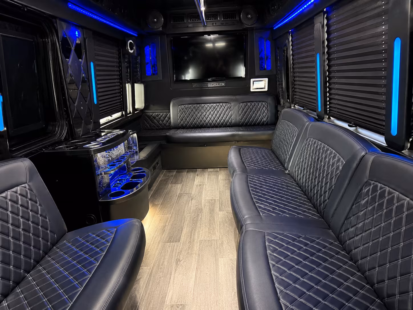 bus rentals for st petersburg trade shows and corporate event shuttles