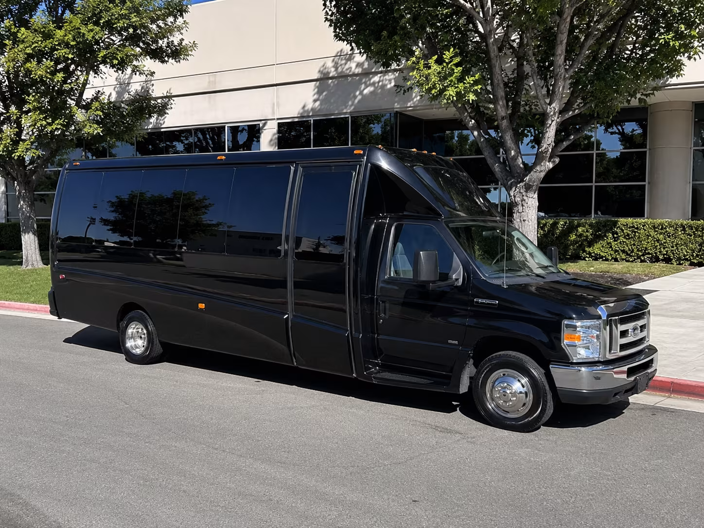 sarasota bradenton international airport bus rentals and transfers